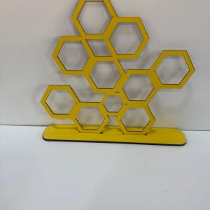 Bal Peteği Tasarımlı Ahşap Resim Çerçevesi – 7 Fotoğraf Kapasiteli